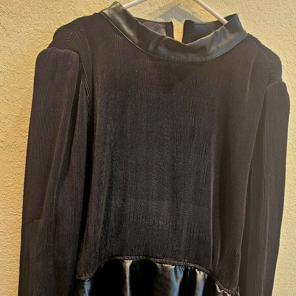 Sexy,whimsigoth Black ribbed Winter  Wardrobe 1X faux leather peplum Top - Picture 4 of 4